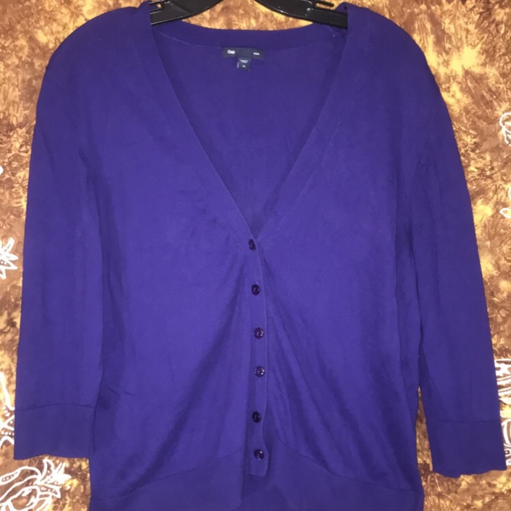 Gap V-Neck Sweater